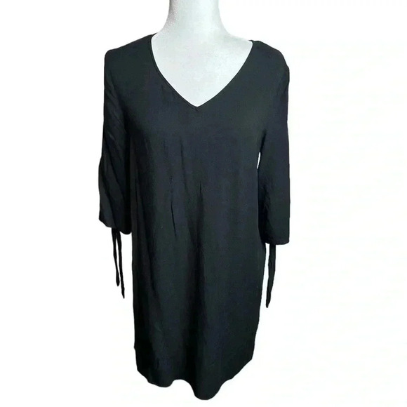 H&M Black Shift Dress 3/4 sleeves with bows knee length
Women's 8 - Picture 1 of 7